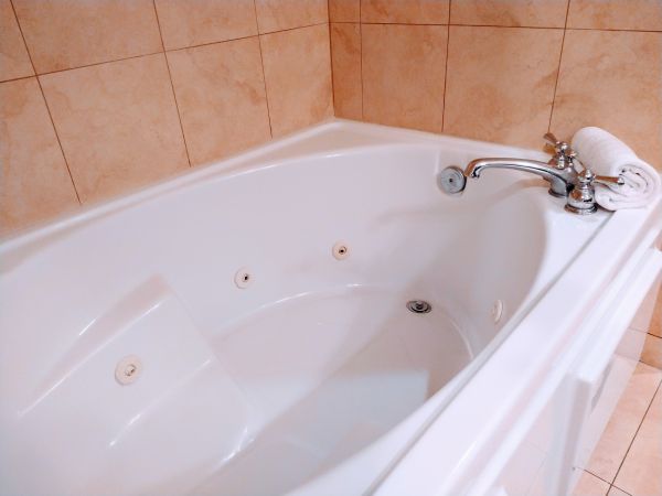 Cost of Jetted Tub Replacement in Bentonville