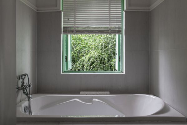 Cost of Fiberglass Tub Installation in Bentonville